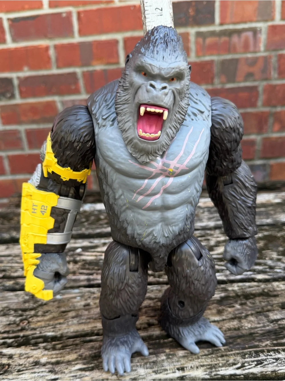 Playmates Godzilla X Kong Movie Giant Kong 11 inch Figure w/B.E.A.S.T Glove A2